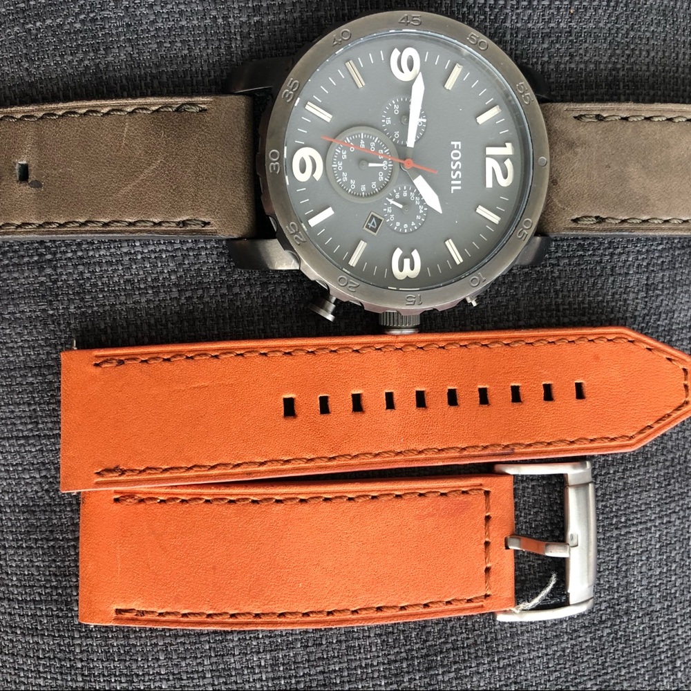 Fossil watch with additional belt